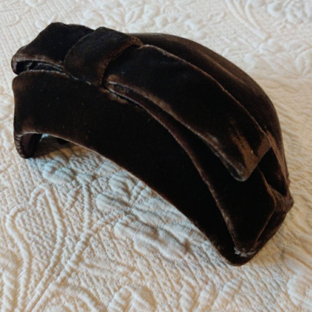 Best's Apparel Seattle Velvet Deep Brown Calot Juliet Vintage Hat With Bow